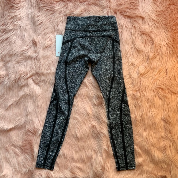 NWT LULULEMON Sleek & Strong Tight DFSB/BLK 6 - Picture 2 of 2